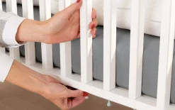 Babybett Felie, kreideweiß, Ausgezeichnet mit dem German Design Award 2023 in Gold