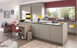 Einbauküche Esilia/Rosian, sand/Eiche San Remo Nachbildung, inkl. Siemens Elektrogeräte