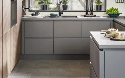 Einbauküche Uno/Bali, perlgrau/Nussbaum Nachbildung, inkl. AEG Elektrogeräte