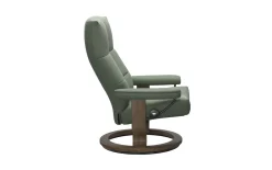 Leder Ruhesessel David (M), Batick Thyme green, Gestell Classic smoked Oak Nachbildung