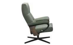 Leder Ruhesessel David (M), Batick Thyme green, Gestell Cross smoked Oak Nachbildung