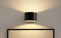 LED-Wandleuchte Loop, schwarz/gold, inkl. stufenloser Dimmfunktion